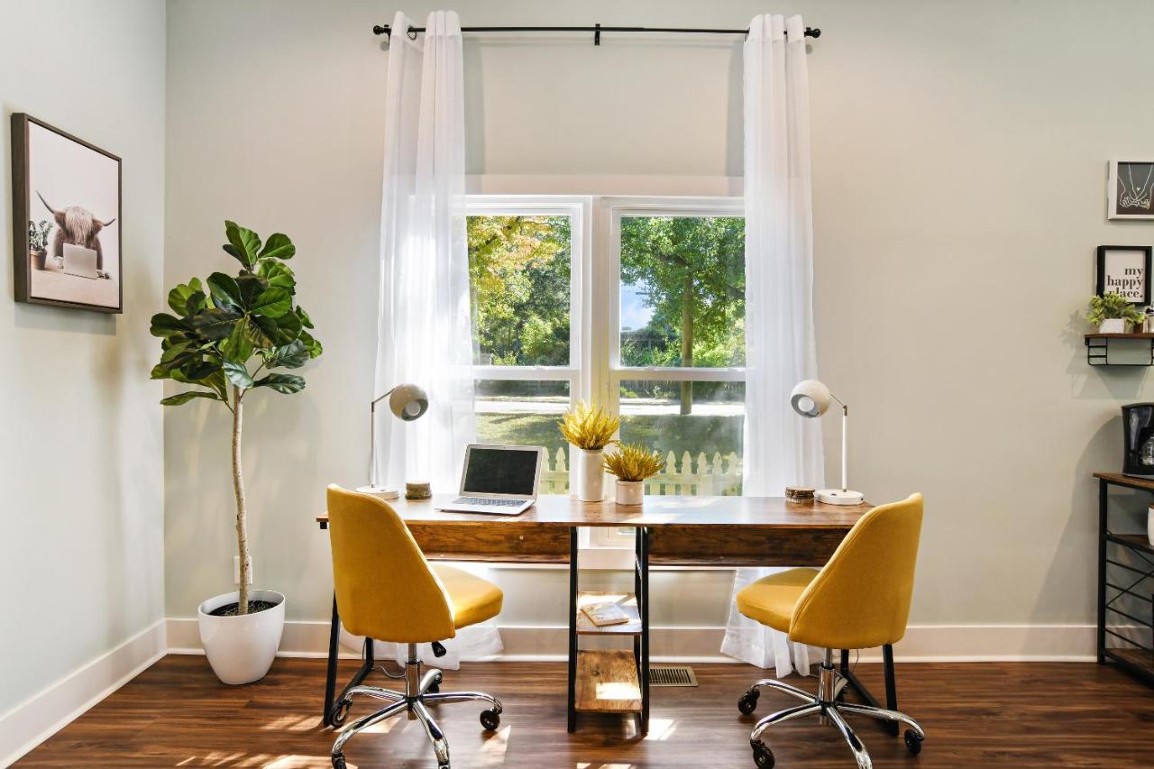 Sun Lit Modern Home With Good Vibes And Lots Of Coffee - Designedbydom أتلانتا المظهر الخارجي الصورة