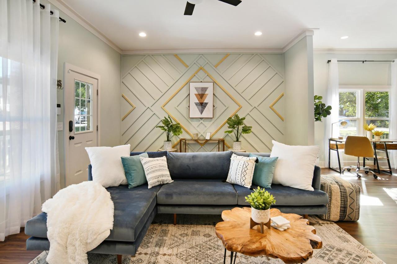 Sun Lit Modern Home With Good Vibes And Lots Of Coffee - Designedbydom أتلانتا المظهر الخارجي الصورة