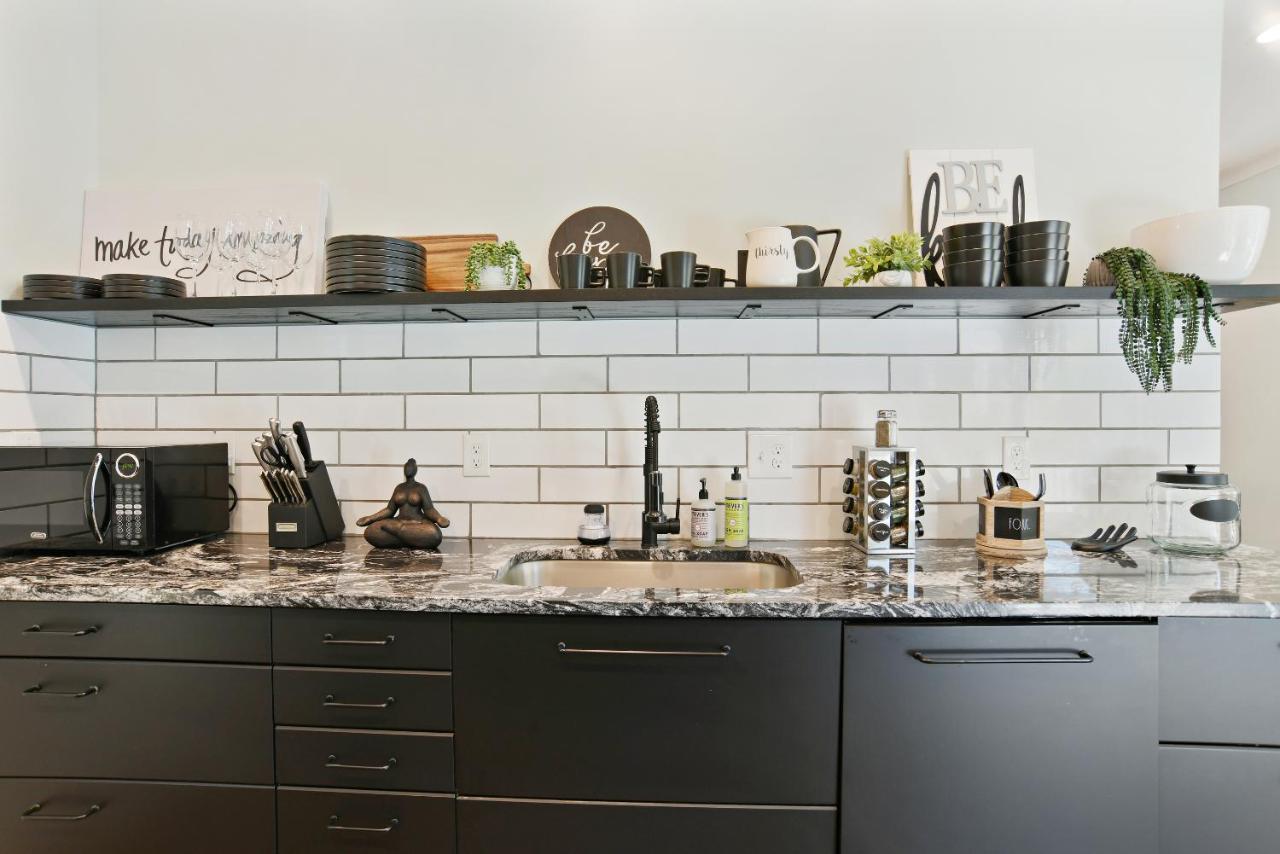 Sun Lit Modern Home With Good Vibes And Lots Of Coffee - Designedbydom أتلانتا المظهر الخارجي الصورة